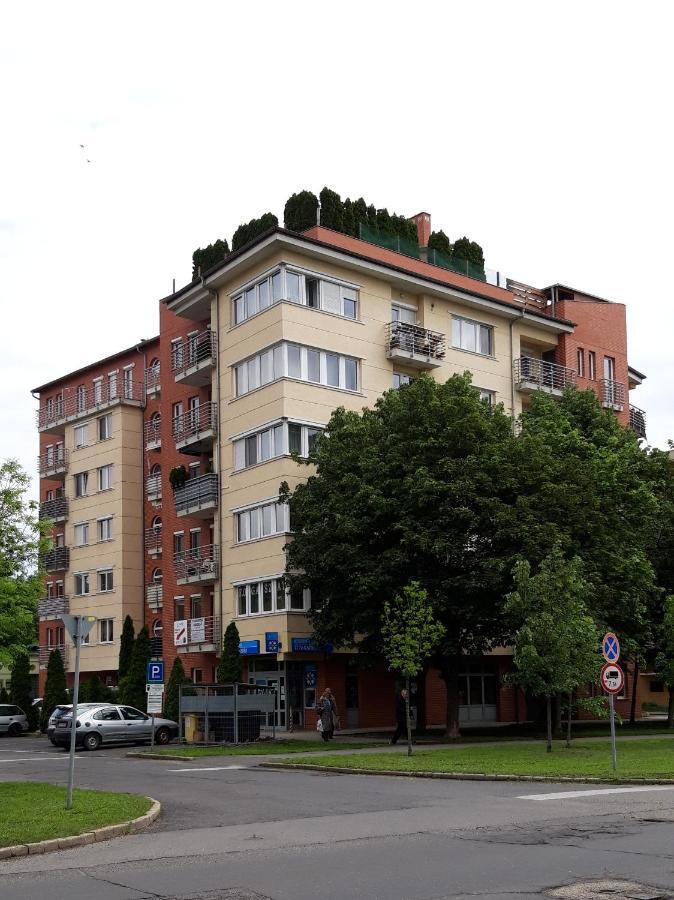 Vörösmarty Apartman Miskolc - Belváros - downtown Exterior foto